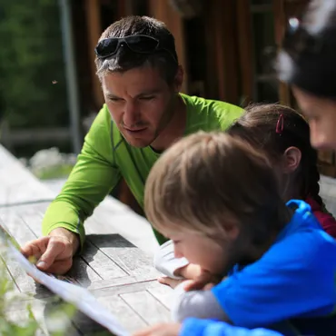 Holiday packing list Family planning holiday hike in the Kleinwalsertal valley